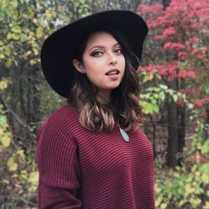 Meet your Posher, Cristina